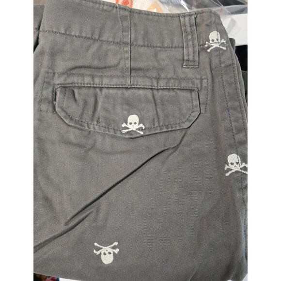 Old Navy Mens Gray Skull & Crossbones Chino Shorts 32W Nautical pirate beach - Picture 10 of 10
